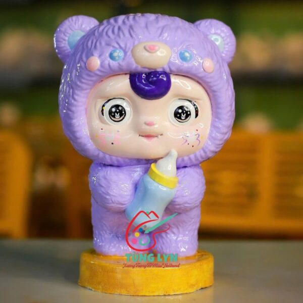 Tô Tượng Baby Three Ôm Bình Sữa - Màu Tím