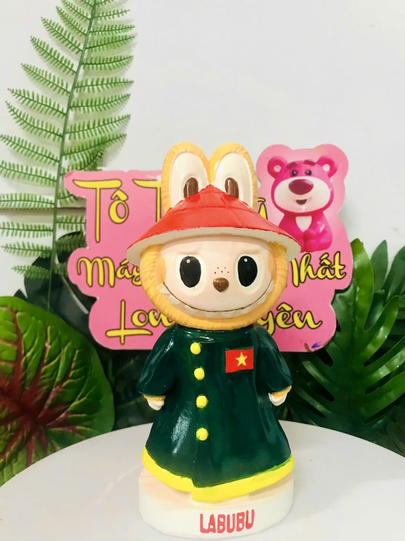Tô Tượng Labubu Áo Dài